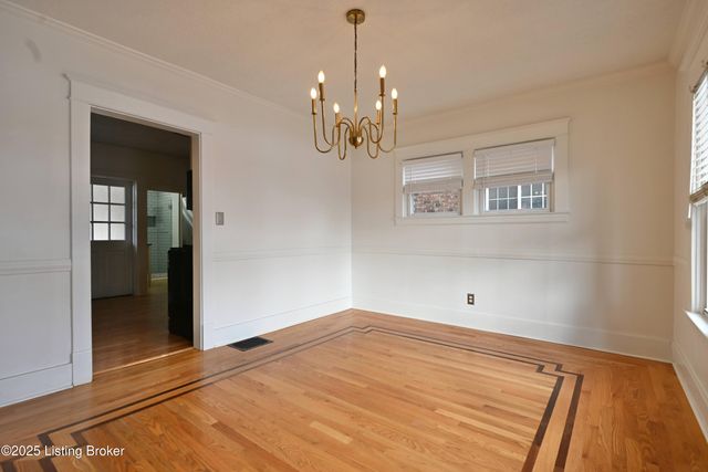 837 Reading Rd, Louisville, KY 40217