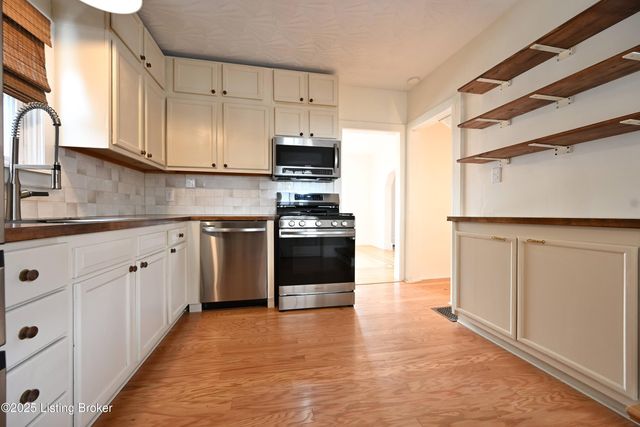 837 Reading Rd, Louisville, KY 40217