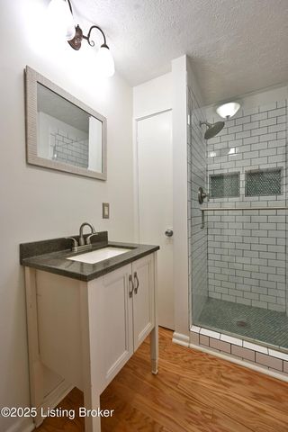 837 Reading Rd, Louisville, KY 40217