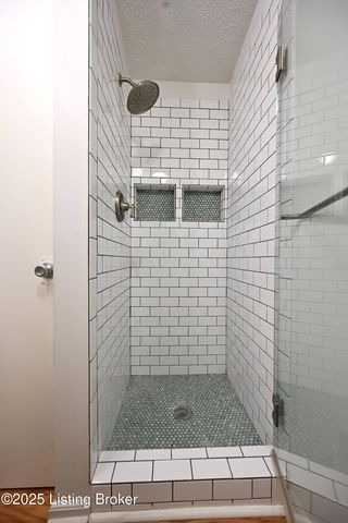 837 Reading Rd, Louisville, KY 40217