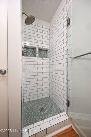 837 Reading Rd, Louisville, KY 40217