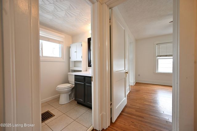 837 Reading Rd, Louisville, KY 40217