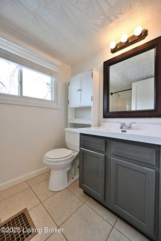 837 Reading Rd, Louisville, KY 40217