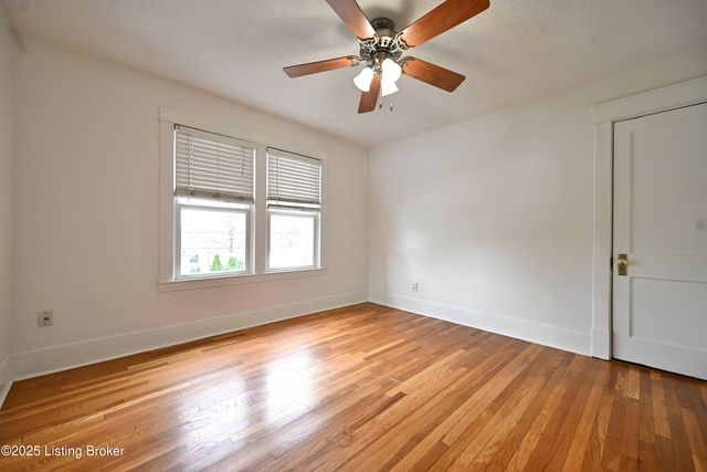 837 Reading Rd, Louisville, KY 40217