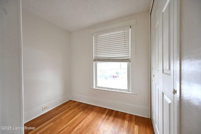 837 Reading Rd, Louisville, KY 40217