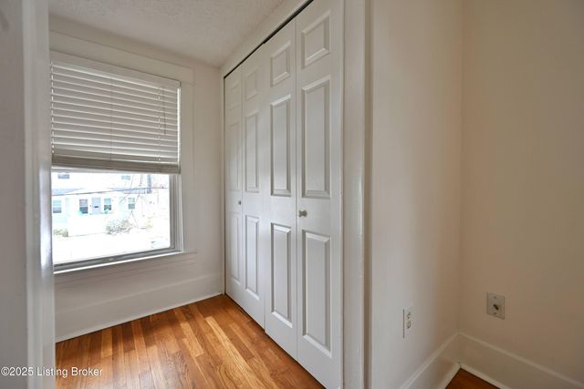 837 Reading Rd, Louisville, KY 40217