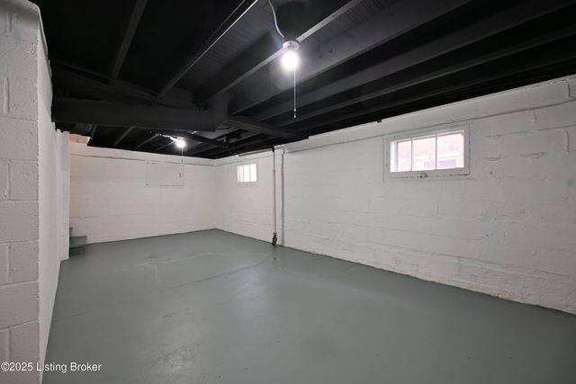 837 Reading Rd, Louisville, KY 40217