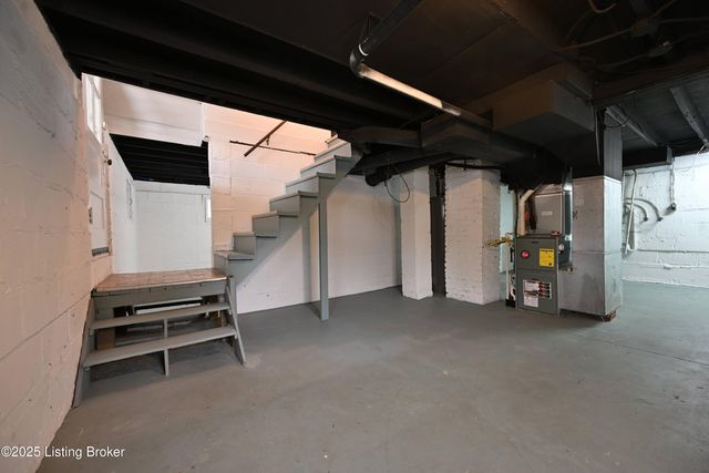 837 Reading Rd, Louisville, KY 40217