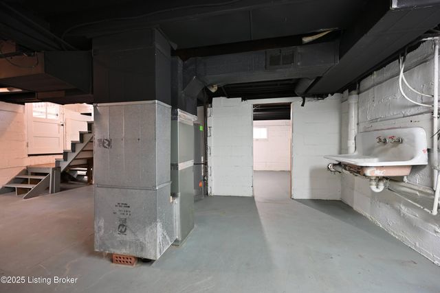 837 Reading Rd, Louisville, KY 40217