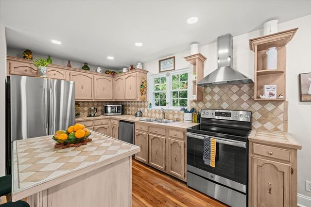 3016 E Brookhaven Circle, Dalton, GA 30720