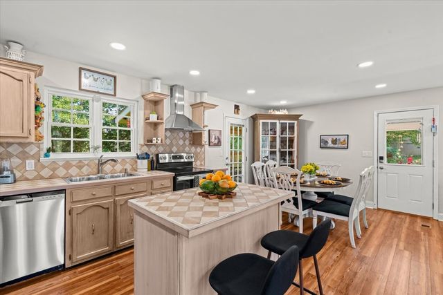 3016 E Brookhaven Circle, Dalton, GA 30720