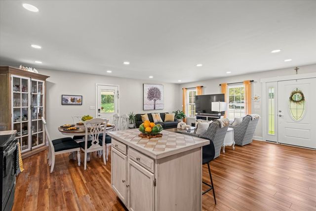 3016 E Brookhaven Circle, Dalton, GA 30720