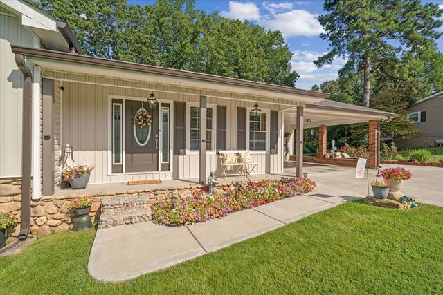 3016 E Brookhaven Circle, Dalton, GA 30720