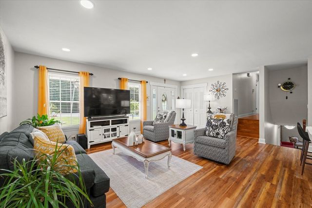 3016 E Brookhaven Circle, Dalton, GA 30720