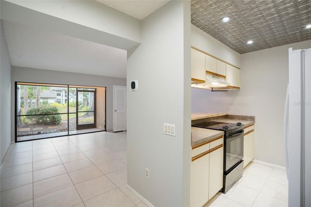 4717 WINSLOW BEACON 7, Sarasota, FL 34235
