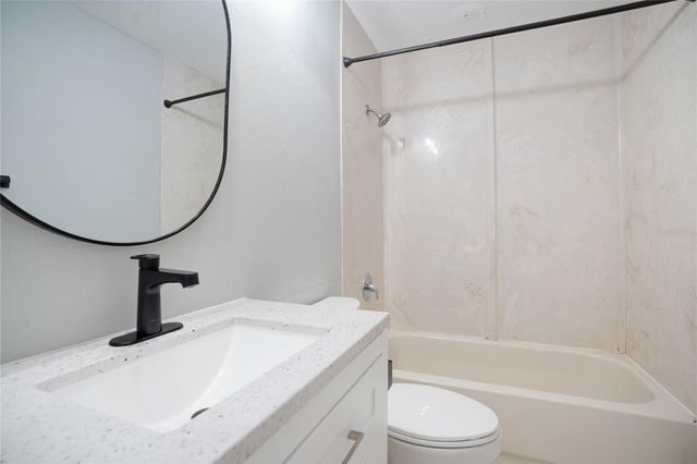 4717 WINSLOW BEACON 7, Sarasota, FL 34235