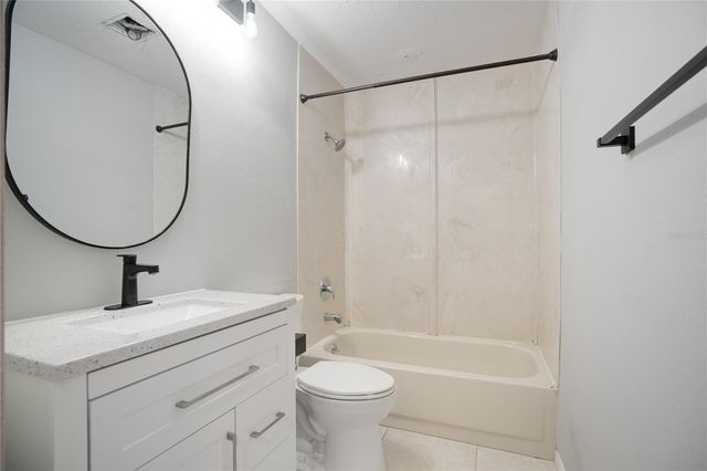 4717 WINSLOW BEACON 7, Sarasota, FL 34235