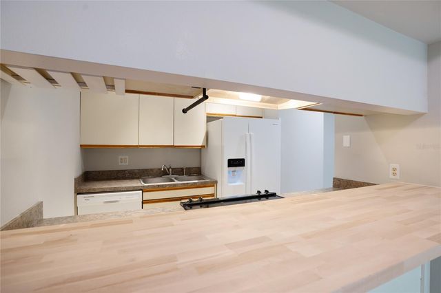 4717 WINSLOW BEACON 7, Sarasota, FL 34235