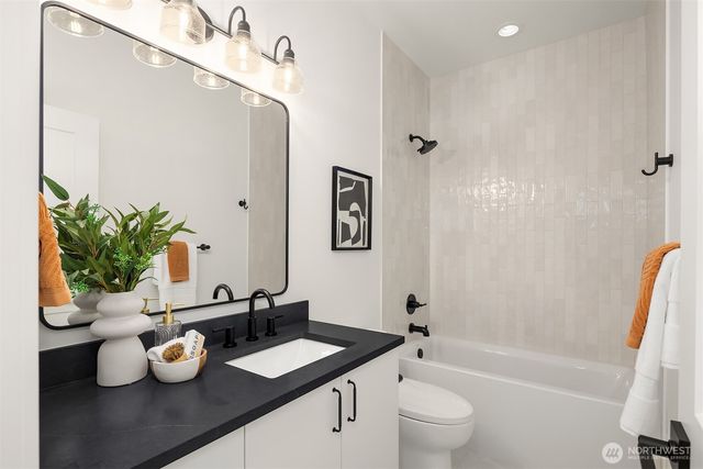 13127 NE 87th Lane, Kirkland, WA 98033