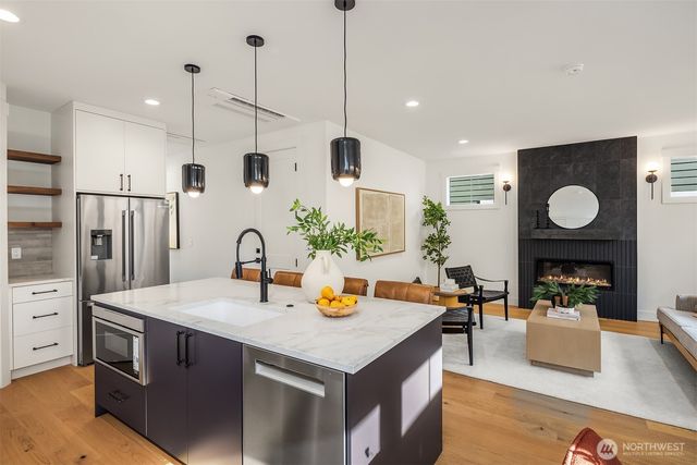 13127 NE 87th Lane, Kirkland, WA 98033