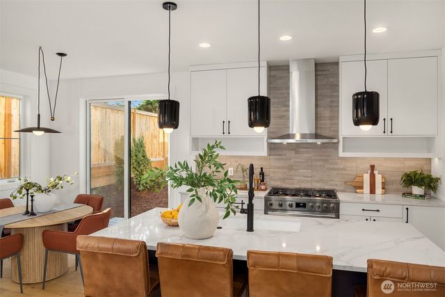 13127 NE 87th Lane, Kirkland, WA 98033