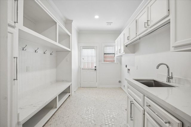 4614 Spruce Street, Bellaire, TX 77401