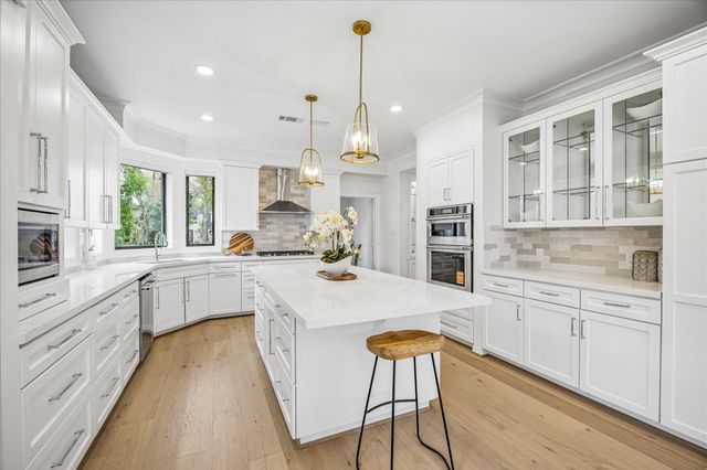 4614 Spruce Street, Bellaire, TX 77401