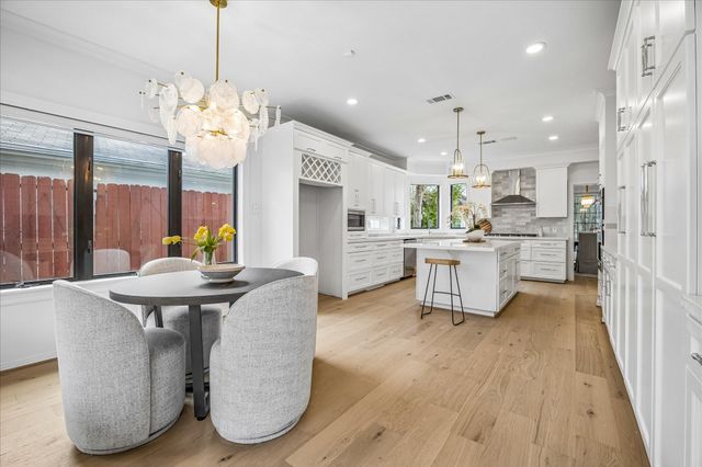 4614 Spruce Street, Bellaire, TX 77401