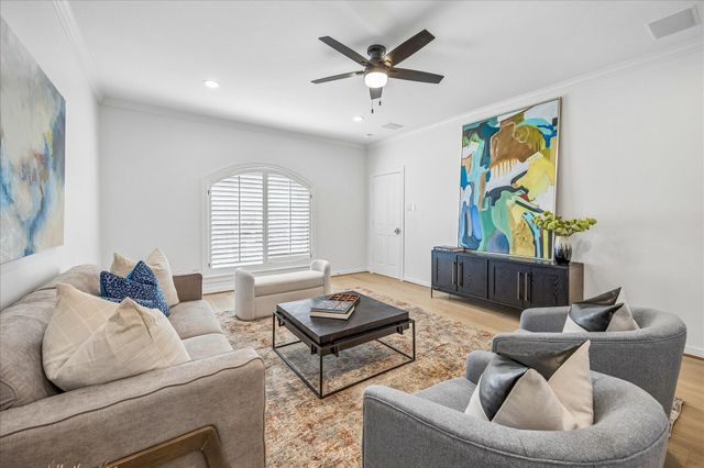 4614 Spruce Street, Bellaire, TX 77401