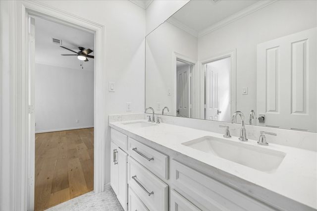 4614 Spruce Street, Bellaire, TX 77401