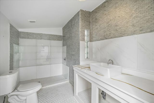 4614 Spruce Street, Bellaire, TX 77401