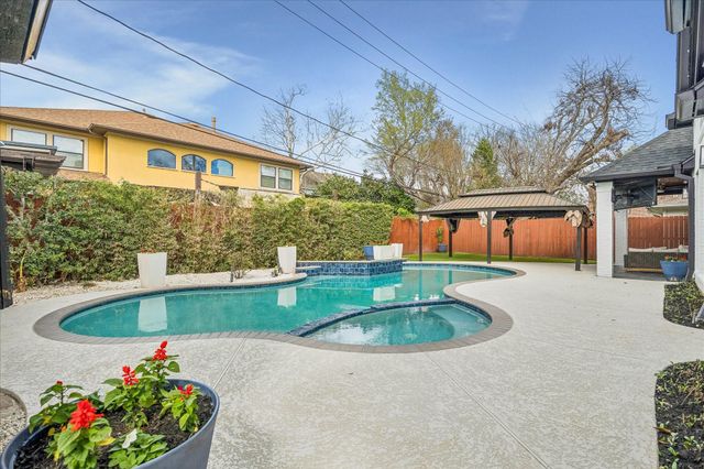 4614 Spruce Street, Bellaire, TX 77401