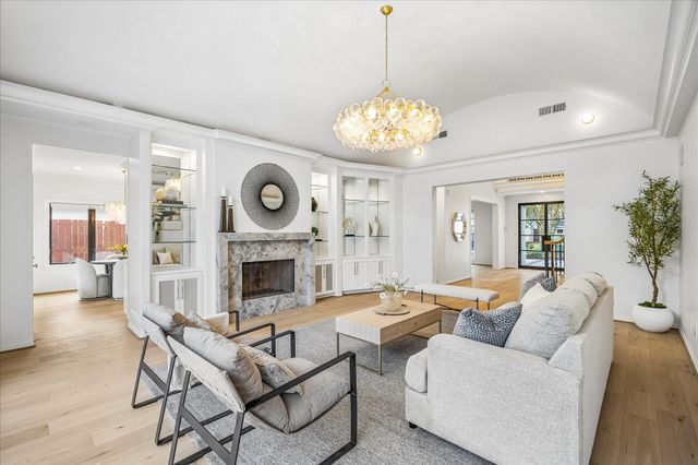 4614 Spruce Street, Bellaire, TX 77401