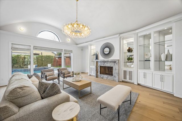 4614 Spruce Street, Bellaire, TX 77401