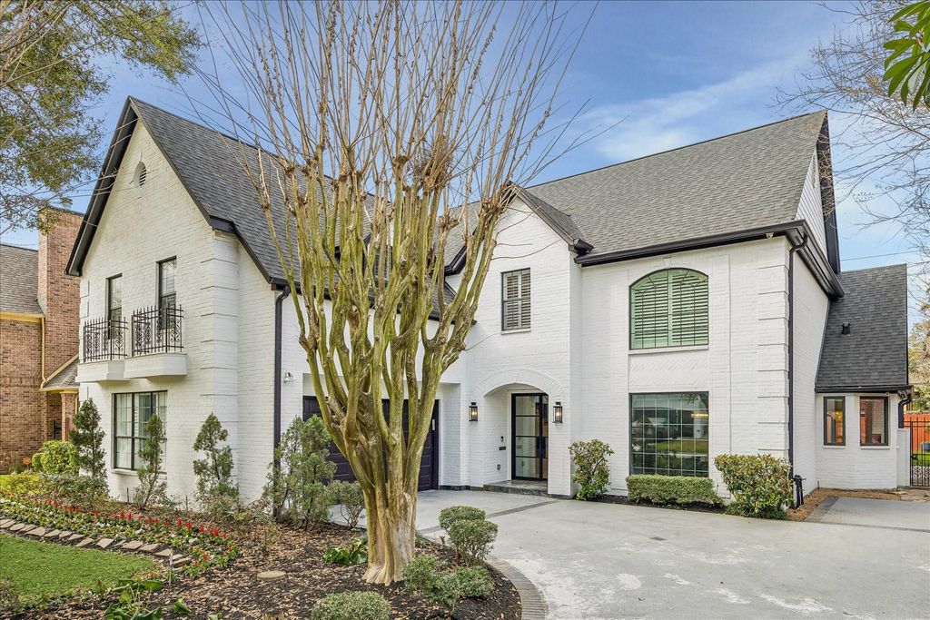 4614 Spruce Street, Bellaire, TX 77401