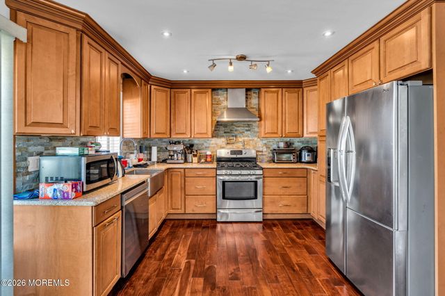 779 Dunedin Street, Toms River, NJ 08753