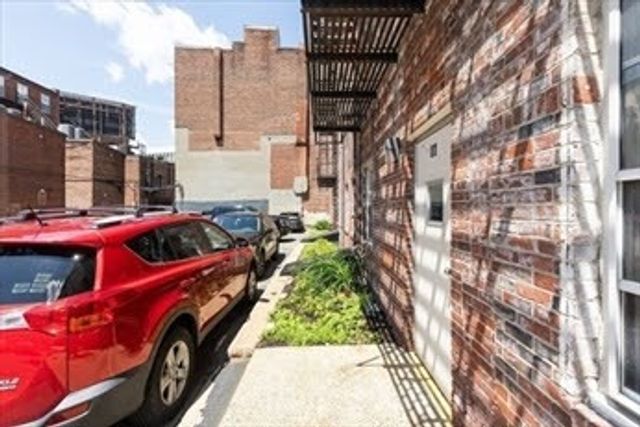 17 Bowdoin St 1B, Boston, MA 02114