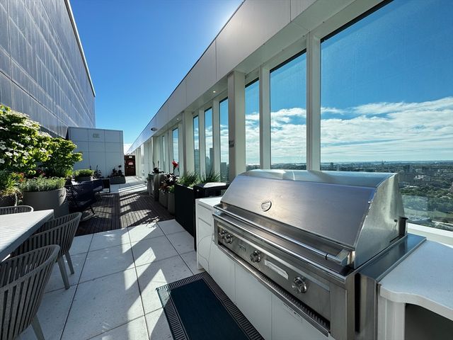 188 Brookline Ave 27H, Boston, MA 02215