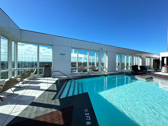 188 Brookline Ave 27H, Boston, MA 02215
