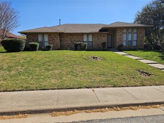 1340 Grand Teton Drive, Desoto, TX 75115
