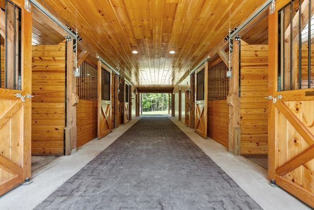 2 Marlboro Rd, Stow, MA 01775