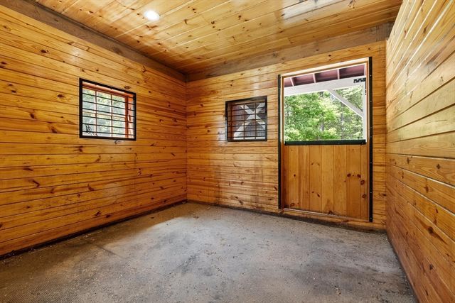 2 Marlboro Rd, Stow, MA 01775