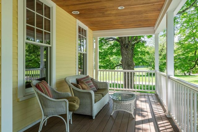 2 Marlboro Rd, Stow, MA 01775