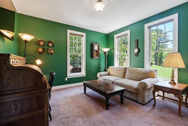2 Marlboro Rd, Stow, MA 01775