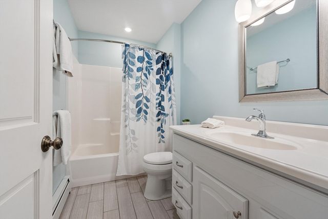 2 Marlboro Rd, Stow, MA 01775