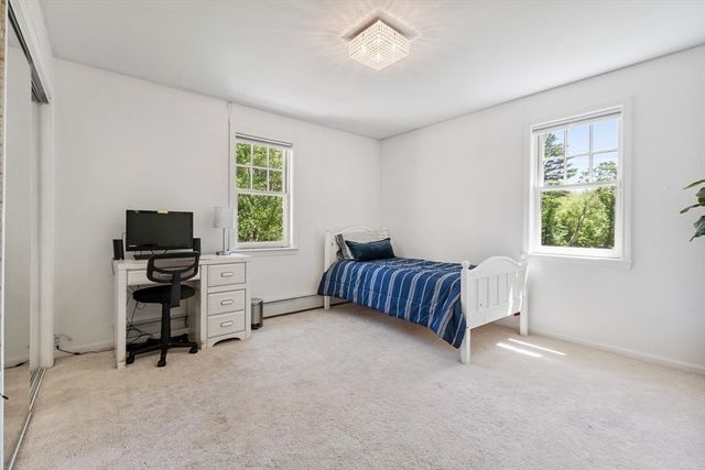 2 Marlboro Rd, Stow, MA 01775