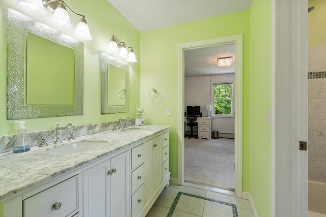 2 Marlboro Rd, Stow, MA 01775