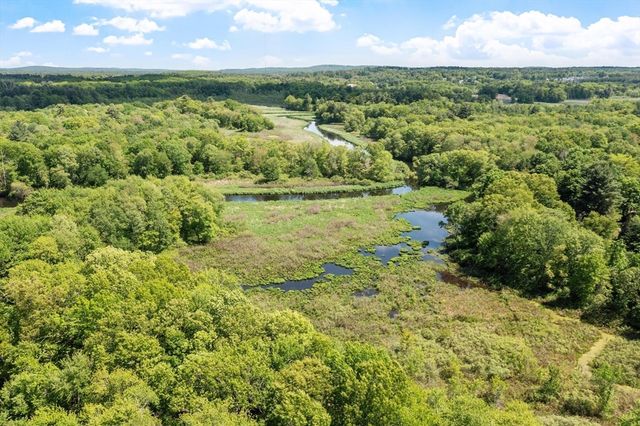 2 Marlboro Rd, Stow, MA 01775