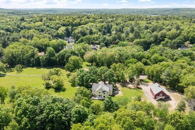2 Marlboro Rd, Stow, MA 01775