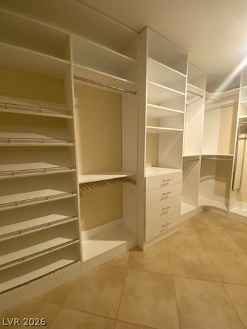 8935 Gagnier Boulevard, Las Vegas, NV 89113